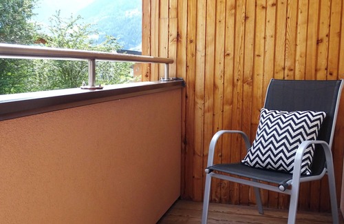 Mayrhofen Apartment | "Appartements Windschnur - Enzian 1" close to the Penken&Ahorn ski areas with WLAN & balcony.
