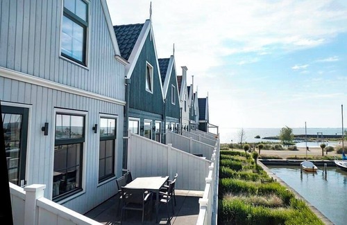 Uitdam House | Appartment with 2 bedrooms and a garden or balcony