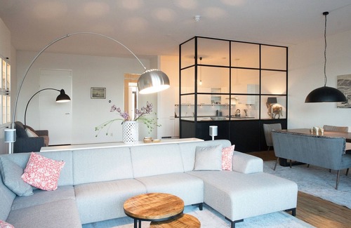 Vissershaven Apartment | Appealing Apartment in Den Haag with Balcony