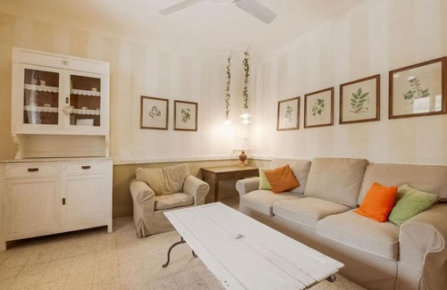Cantagrillo House | Appealing apartments in Cantagrillo with shared pool