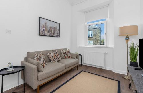 Dunfermline Apartment | Appin House -Cosy 2 bed house in Dunfermline