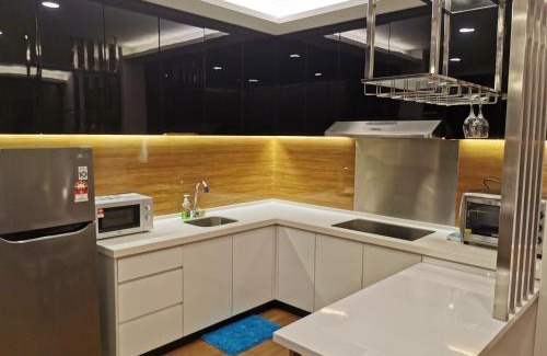 Seri Kembangan Apartment | Apple 5 @ Menara Simfoni/Symphony Tower Free Wifi/Parking/TV Box/Nexflix