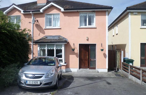 Loughrea House | Apple Guest House