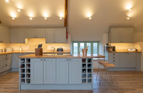 Ilminster Cottage | Apple Loft - Beautiful Somerset cottage, sleeps 13 guests in 6 bedrooms