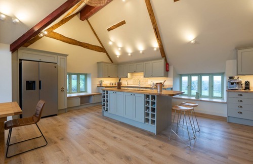 Ilminster Cottage | Apple Loft - Beautiful Somerset cottage, sleeps 13 guests in 6 bedrooms