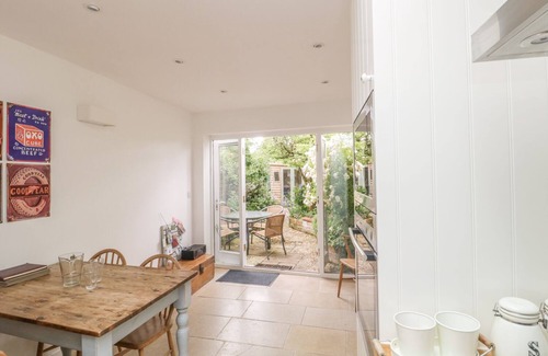 Shillingstone Cottage | APPLE TREE COTTAGE, pet friendly, with open fire in Shillingstone