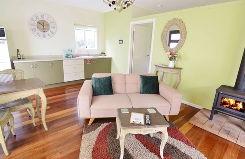 Montville Cottage | Apple Tree Cottage & Studio