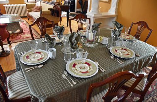 Old Town Historic District Bed & Breakfast | Apple Tree Historic B&B