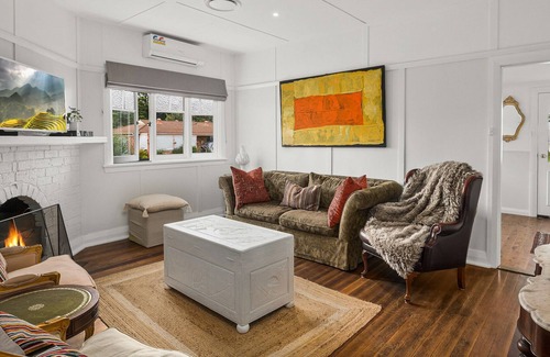 Moss Vale House | 'Apple Tree House' in the Southern Highlands