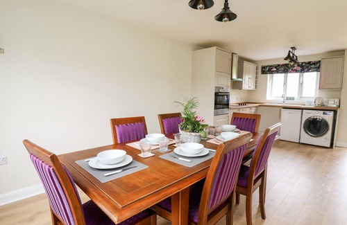 Boraston House | APPLECROFT, pet friendly, with a garden in Tenbury Wells