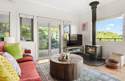 Robertson House | Applegarth Cottage - Whole House On 5 Acres
