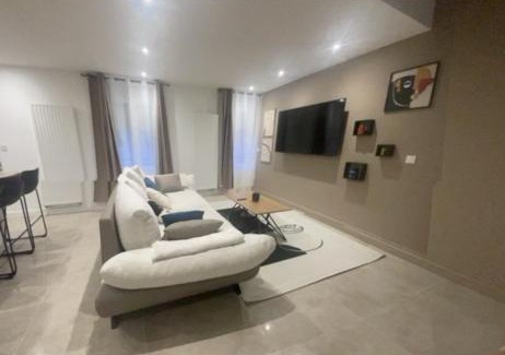 Saint-Etienne Apartment | Apprt TOTEM Netflix et wifi gratuit