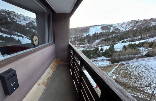 Besse-et-Saint-Anastaise Apartment | Appt 36m2 Rénové Pour 5 Pers SUR les Pistes de Skis, Résidence Tour de La Biche