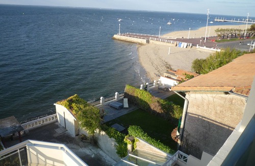 Arcachon Apartment | Appt 90m2 in 1st line Spendide view on the Bassin 5 pers with Parking