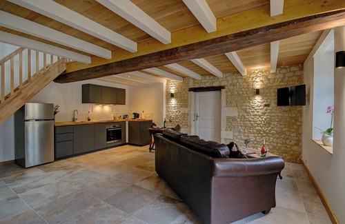 Challignac Apartment | Appt for 2 people in a small village to discover the cognac region