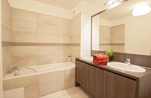 Pres d'Arenes Apartment | Appt intime, Près d'Arènes, 10min centre, WIFI