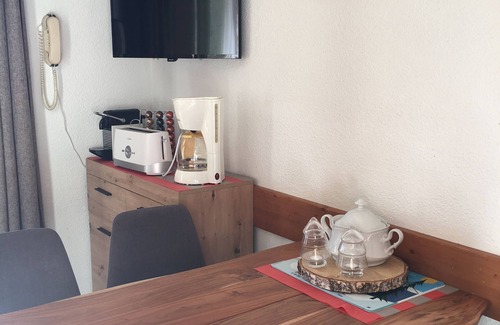 Bergers Apartment | Appt summer/winter foot of Alpe d'Huez balcony pool sauna covered parking
