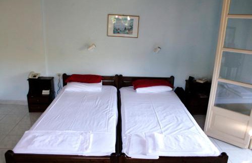 Apraos Bed & Breakfast | Apraos Bay Hotel In Kalamaki Beach- a peaceful area with great sea view