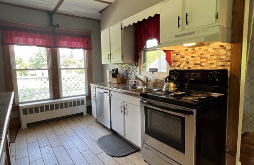 Oneonta House | Aprita Charming home under 5 minutes to All Star Village, quiet residential area