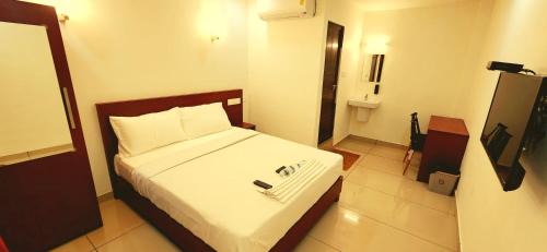 Perintalmanna Hotel | Apsara Residency