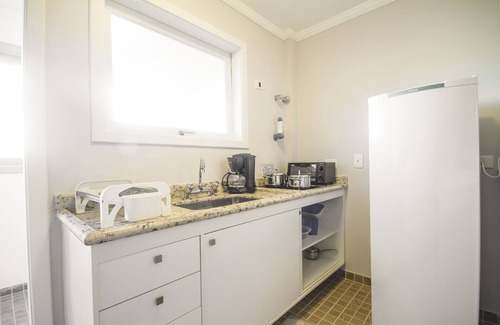 Vila Everest Apartment | Apt 02 Clean rooms in Jordan fields.