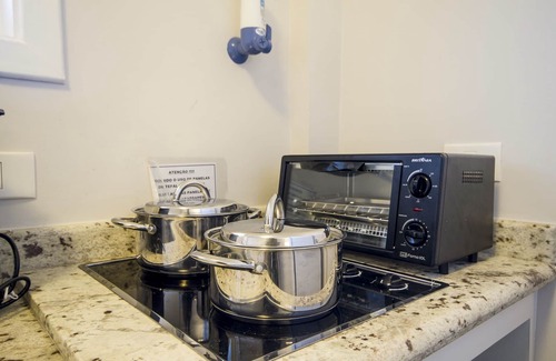 Vila Everest Apartment | Apt 02 Clean rooms in Jordan fields.