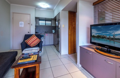 Parramatta Park Apartment | Apt 1194 self contained Southern Cross Cairns central and close to any amenities