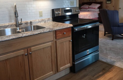 Stonington Apartment | Apt 2 Studio apartment in downtown Stonington