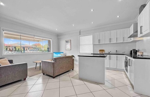 Armidale Apartment | Apt 3 Brightside Apartments - City Center