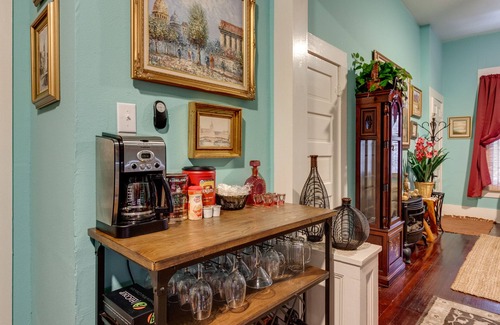 Tobin Hill Apartment | Apt #3 - Historic Apt Downtown by Riverwalk, Pearl Brewery, Ft. Sam & Trinity