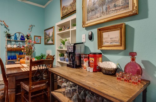 Tobin Hill Apartment | Apt #3 - Historic Apt Downtown by Riverwalk, Pearl Brewery, Ft. Sam & Trinity