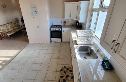 Enterprise Apartment | Apt 5, 2 Bedroom, Cotton Bay, Surfer's Bay, Miami & Silver Sands, Cafe Luna