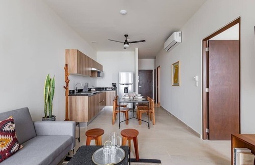 Downtown Cancun Apartment | Apt 502 with stunning Lagoon view w/pool and gym