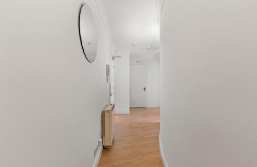 Leeds Apartment | Apt 6, Woodhouse Suite