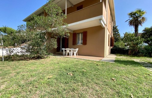 Lido delle Nazioni Villa | Apt. 900 meters from the sea with large garden, renovated kitchen and bathroom