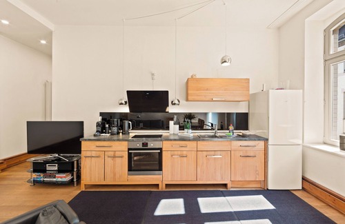 Kreuzberg Apartment | apt.A city center monument near Checkpoint Charlie