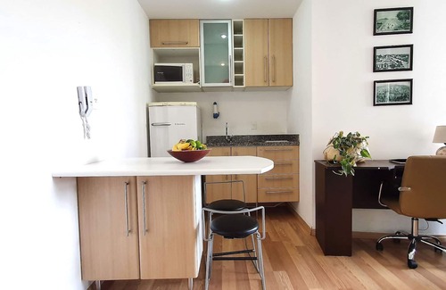 Consolacao House | Apt close to Paulista Ave. AC & balcony on 13th F