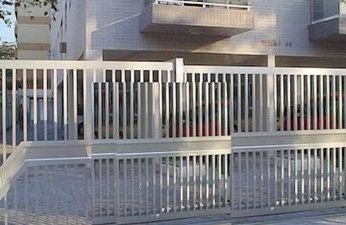 Jardim Belmar Apartment | Apt. Guarujá-Enseada season - 3 bedrooms, one suite, for up to 8 people