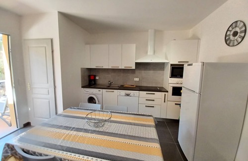 Galeria Apartment | Apt heated pool, wifi, 2 bedrooms, air conditioning, 7 min beach 1 min river