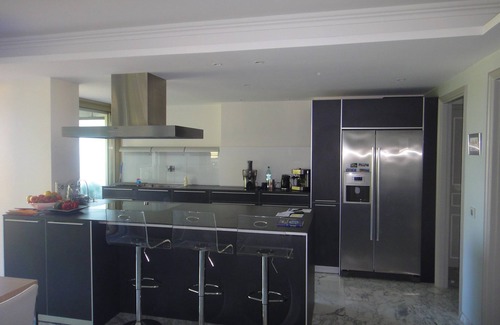 Cap-d'Antibes Apartment | APT in Cap d'Antibes near beach, restaurants & shops