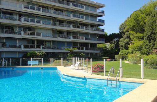 Cap-d'Antibes Apartment | APT in Cap d'Antibes near beach, restaurants & shops
