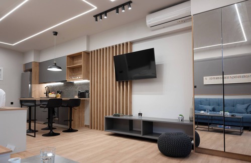 Monastiraki Apartment | Apt in Monastiraki with hot-tub, Dream in Athens