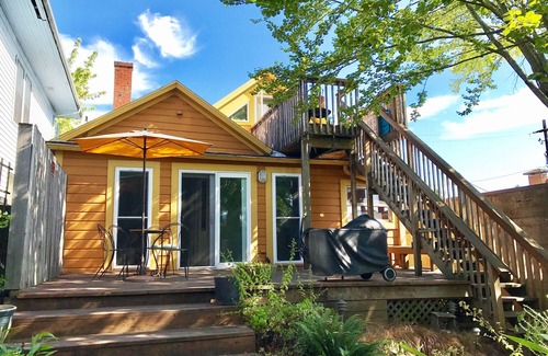 Eliot Apartment | Apt in urban setting. Close to Everything, Short walk to Coffee & Restaurants
