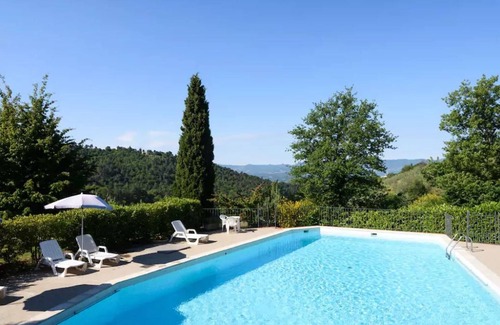 Castelfranco di Sopra Apartment | Apt. LaTraviata - Residence Casa lama - two-room apartment 2/4 P for couples or families