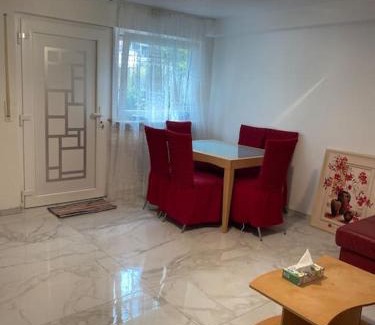 Steinenbronn Apartment | Apt. SIMS bei Stuttgart Flughafen/Metzingen 2-6 person