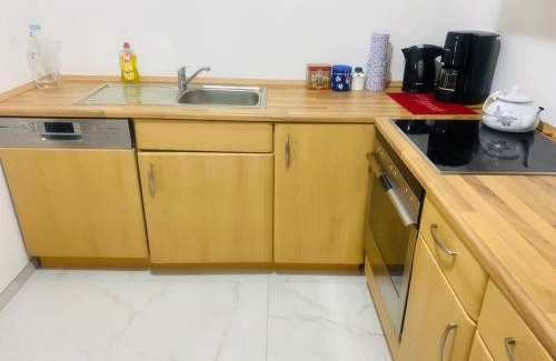 Steinenbronn Apartment | Apt. SIMS bei Stuttgart Flughafen/Metzingen 2-6 person