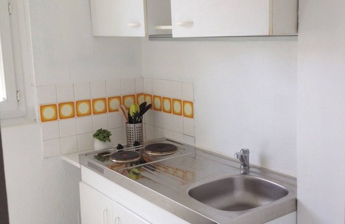 Chasseneuil-du-Poitou Apartment | APT T31 - 3 min from Futuroscope - 2 bedrooms with terrace & garden