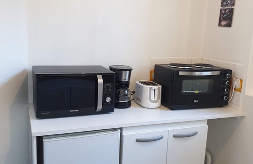 Chasseneuil-du-Poitou Apartment | APT T31 - 3 min from Futuroscope - 2 bedrooms with terrace & garden