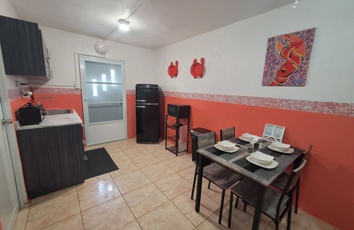 Coto Apartment | Apt w/Pool Deck & Games, 5 mins From The Beach- CU