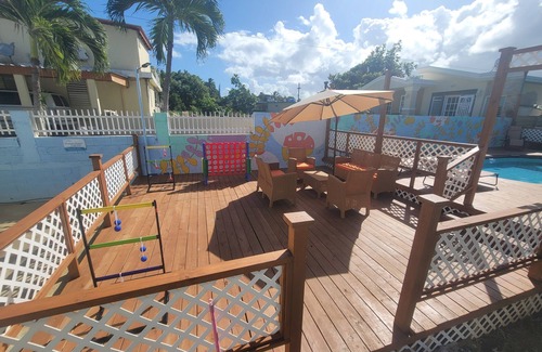 Coto Apartment | Apt w/Pool Deck & Games, 5 mins From The Beach- CU